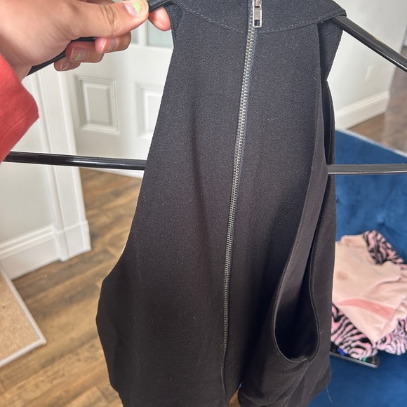 Black Two Piece Set - Picture 6 of 7